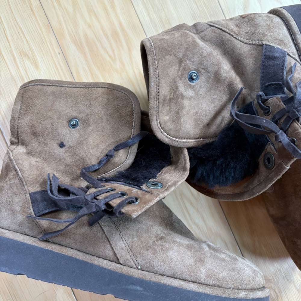 UGG Classic Luxe Karisa Boots Womens Sz 6 Brown Suede Shearling Ankle - Picture 10 of 11